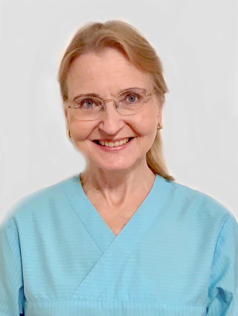 HLT, kliinisen hammashoidon erikoishammaslääkäri parodontologi Laura Tarkkila 