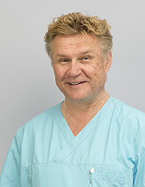 Väänänen Martti - kliinisen hammashoidon 
erikoishammaslääkäri, 
parodontologi